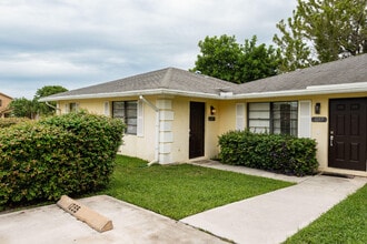 Building Photo - 1253 White Pine Dr