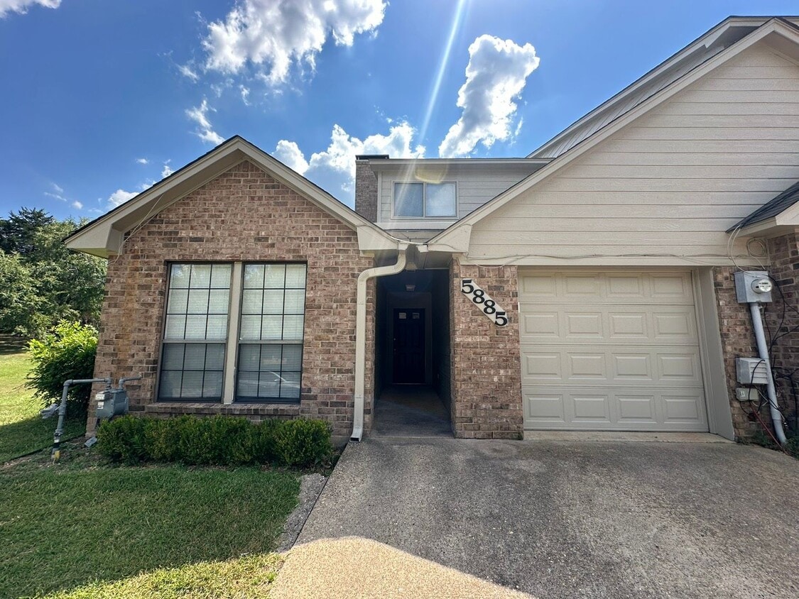 5885 Creekside Cir, Tyler, TX 75703 House Rental in Tyler, TX