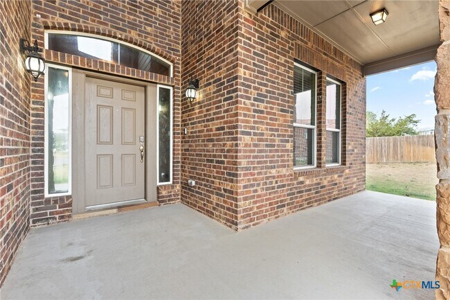 Building Photo - 3302 Lorne Dr