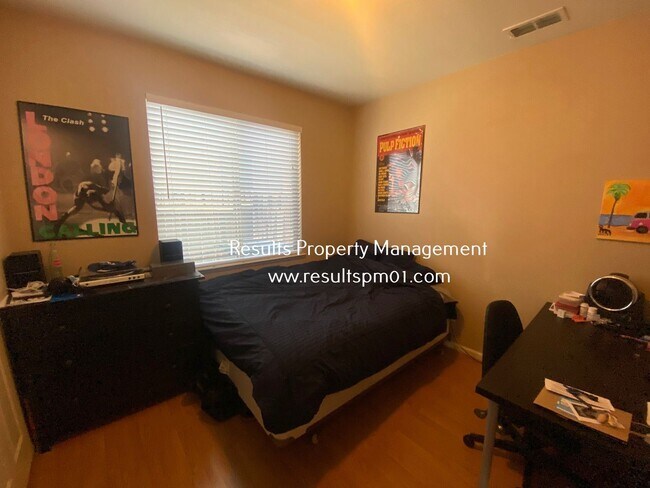Foto del edificio - 4 br, 3 bath House - 1734 Pico Rivera Dr