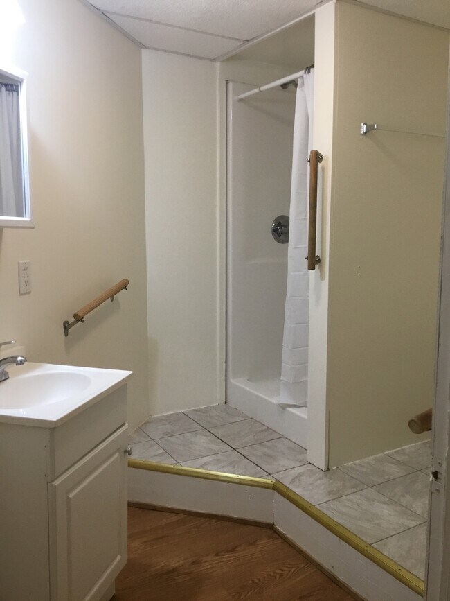 113 Bowker St Unit 3, Ashland City, TN 37015 Apartments in Ashland