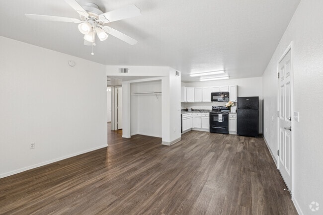 2BR, 1BA - 817SF - Living Room - Mission Vista