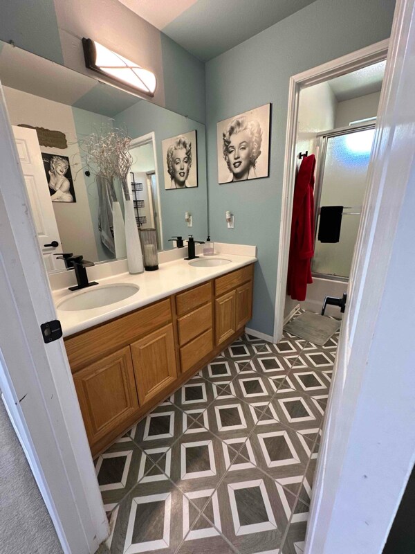 Foto del edificio - 10W Borden Rd