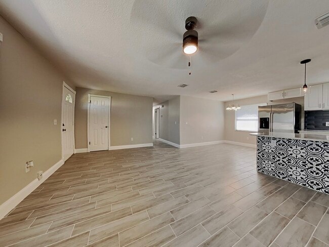 Building Photo - 2576 Spring Lake Rd