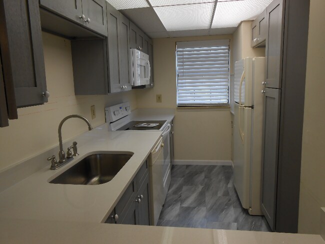 Foto del edificio - 5369 Treetops Dr