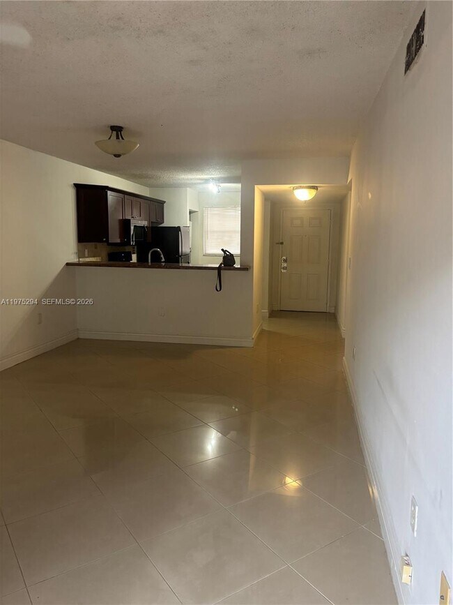 Foto del edificio - 9964 Nob Hill Pl