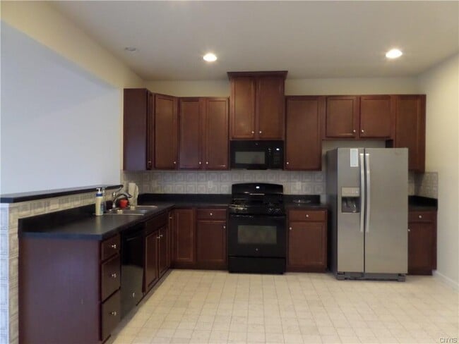 Building Photo - 111 Milan Way