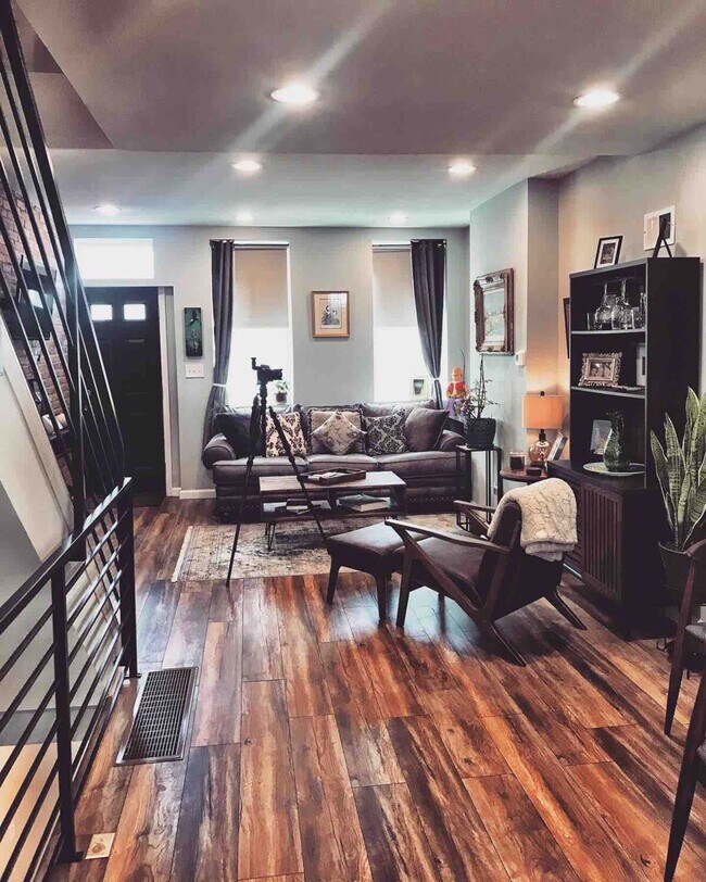 Foto del edificio - 1538 S Capitol St