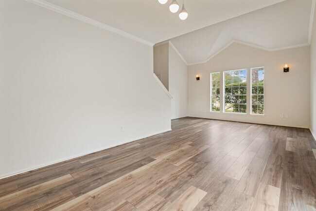 Foto del edificio - 22523 Holly Lake Dr