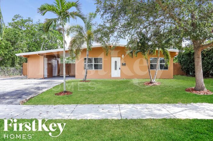 Foto principal - 3481 SW 20th St