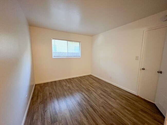 Foto del edificio - Perfect 1 Bed 1 Bath - Covered Parking Included!
