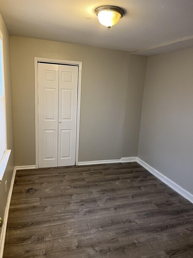 Foto del edificio - 4909 N 47th St