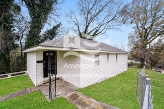 Building Photo - 800 Chester Ave