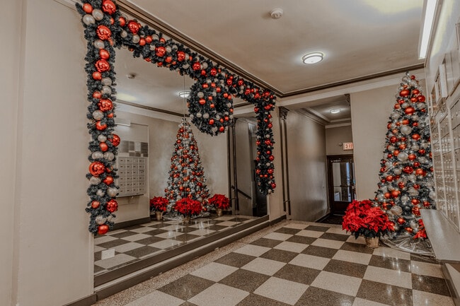 Building Photo - 53 W 72nd St