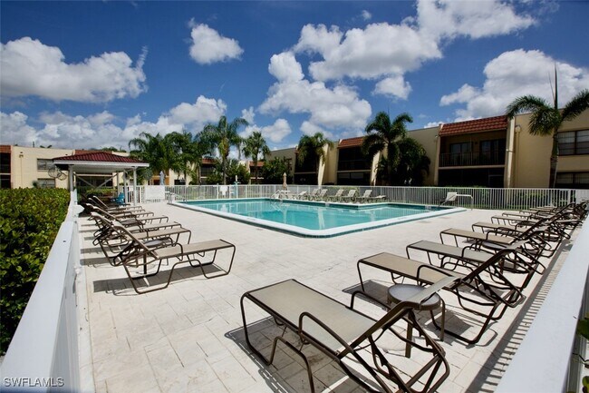 Foto del edificio - 12515 McGregor Blvd