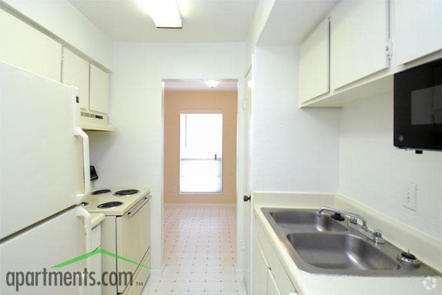 Kitchen - VERENA AT CYPRESSWOOD