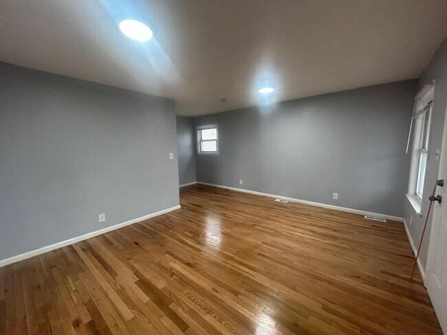 Foto del edificio - Cozy 3 Bedroom Single Family House for Rent in Neptune!