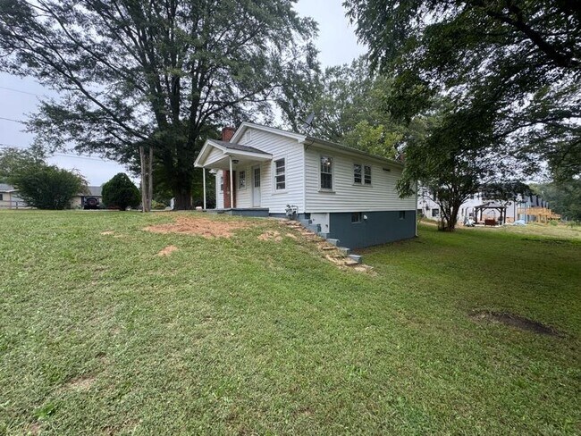 Foto del edificio - 109 Hillcrest Dr