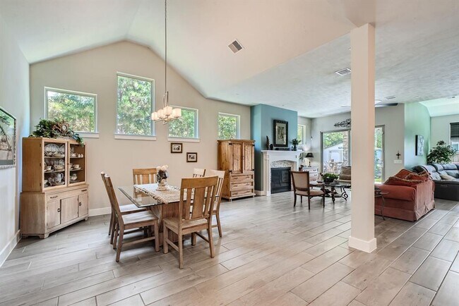 Foto del edificio - 13224 N Salmon River Cir