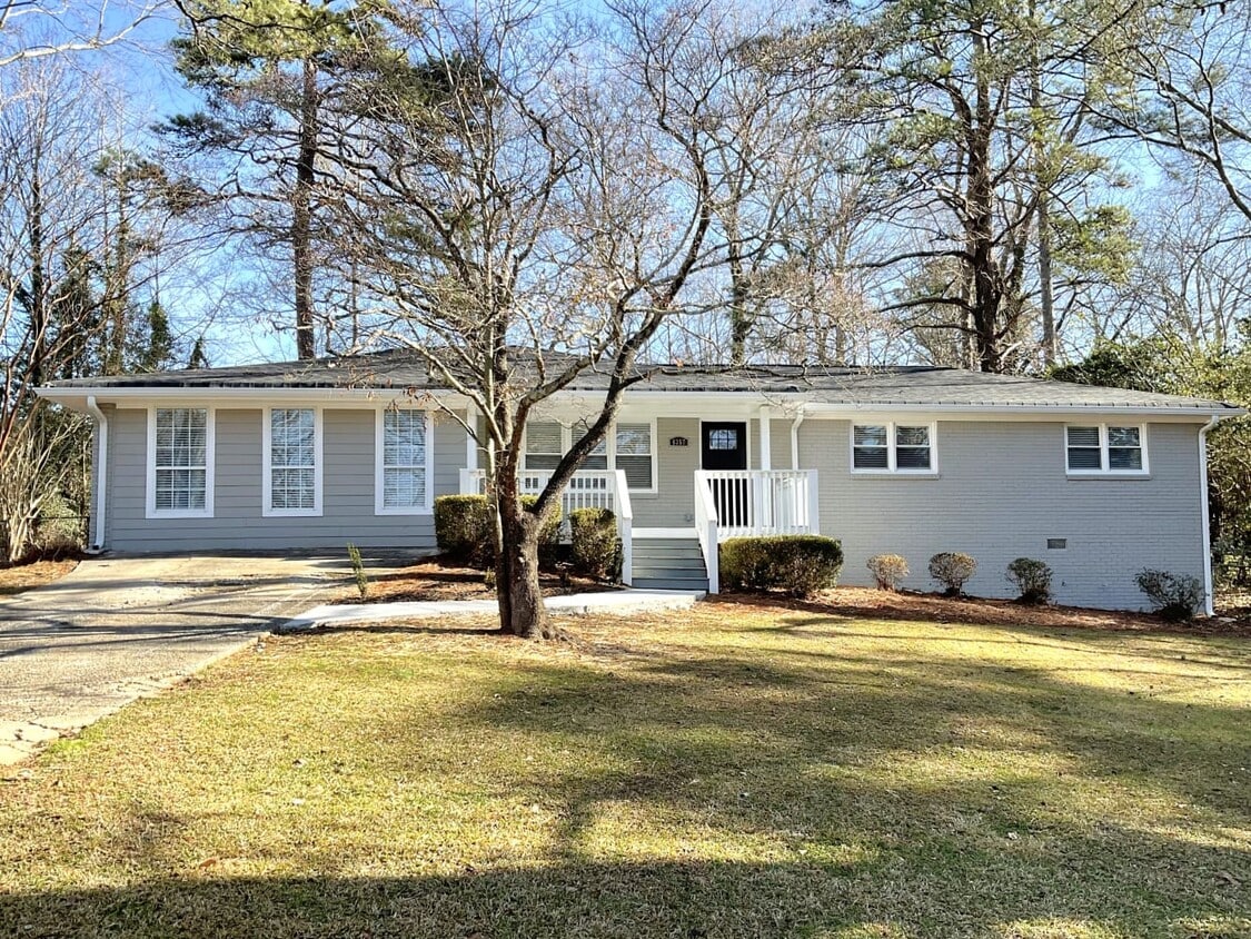 6357 Fitzgerald Ln House Rental in Austell, GA