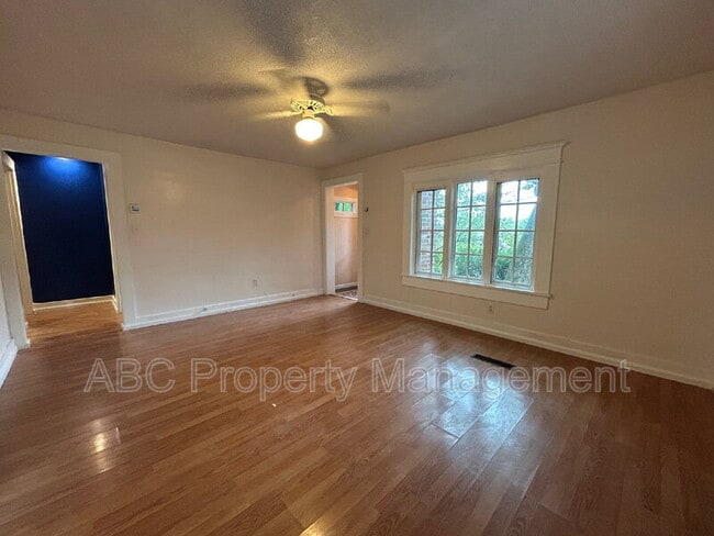 Foto del edificio - 604 E Huntsville Rd