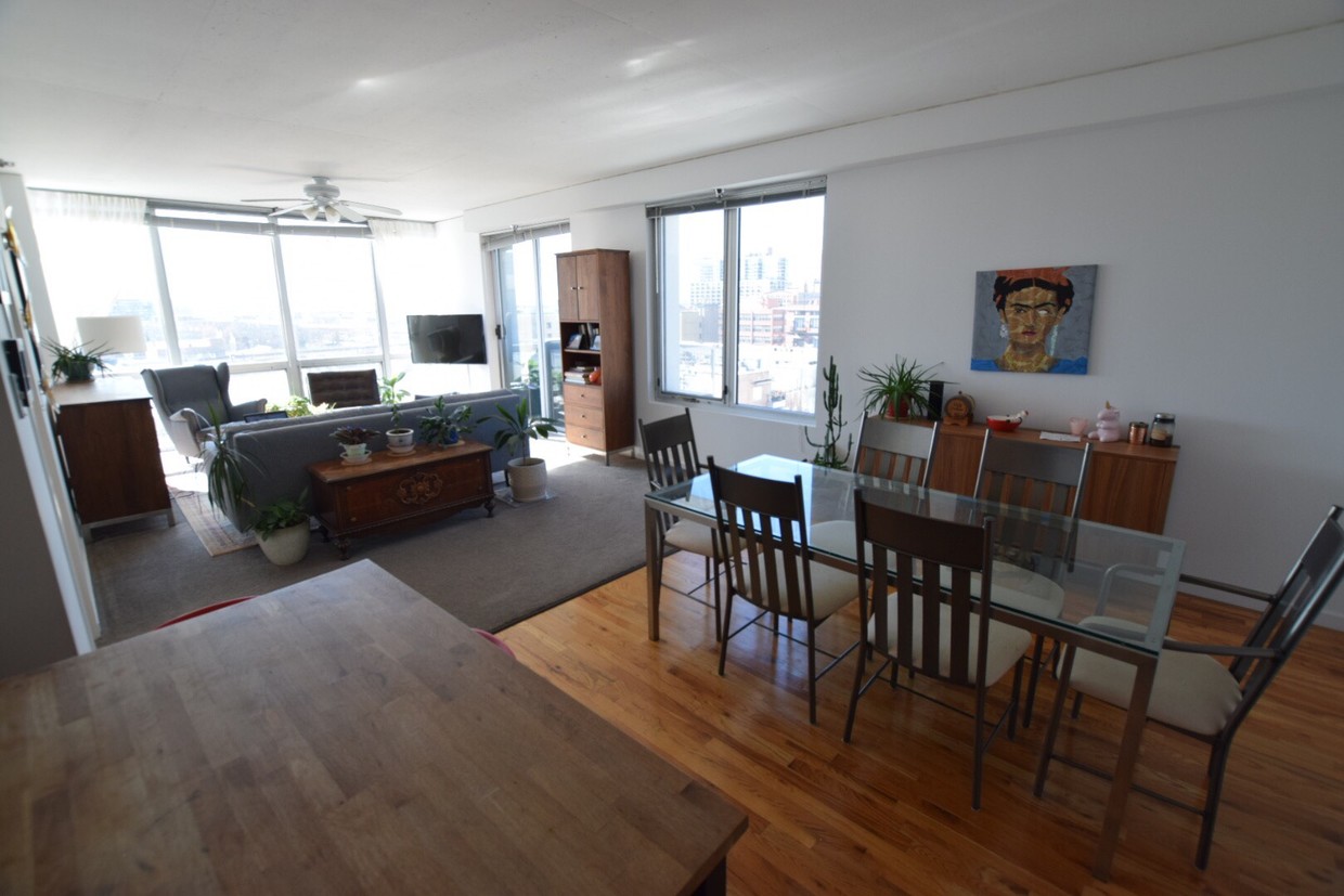 Living/Dining Area - 1845 S Michigan Ave