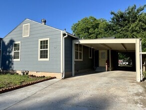 Building Photo - 107 N Gillette Ave
