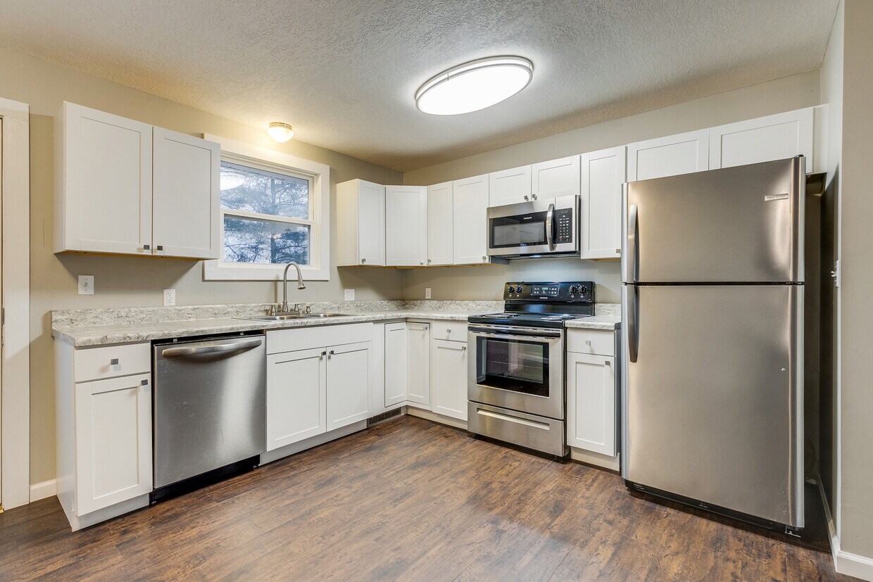 Primary Photo - 1724 Boone Cir