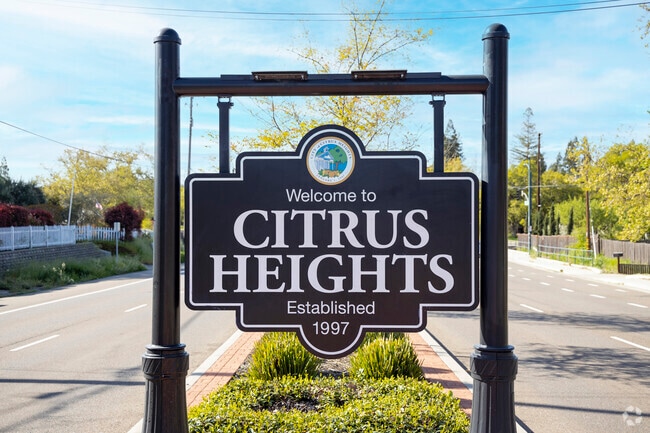 Entering, Beautiful Citrus Heights Which is Where the Golden Oaks Neighborhood is