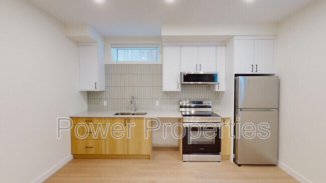 Building Photo - 1336-2010 10 Ave SE