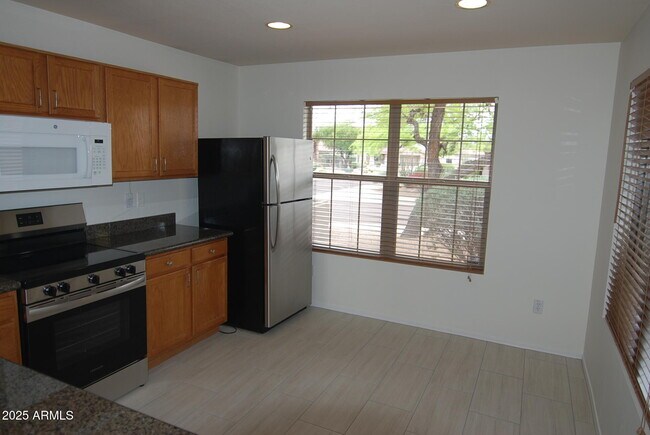 Foto del edificio - 15849 N 102nd Pl