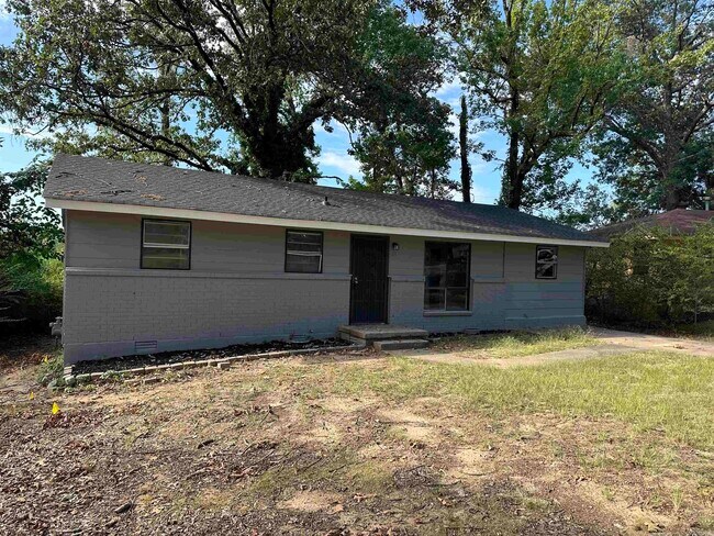 Building Photo - 33 Clifton Dr