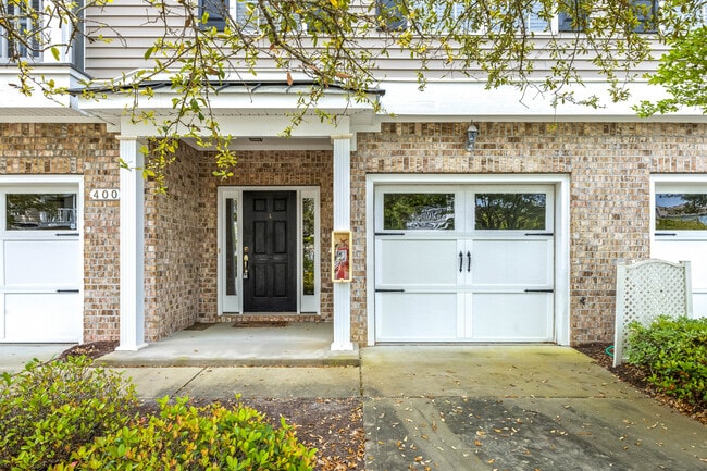 Building Photo - 400 Black Smith Ln