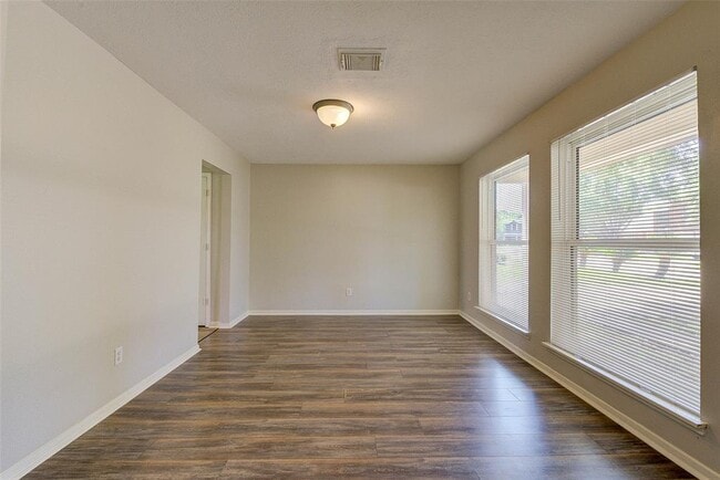 Building Photo - 22522 Heather Way Ct