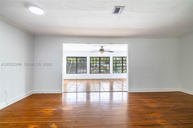 Building Photo - 740 Jeronimo Dr
