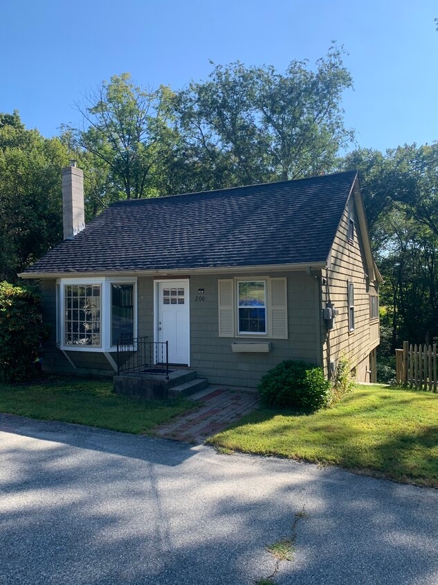 Foto principal - 196 Old Hall Rd