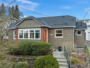 Building Photo - 538 NE 81st St