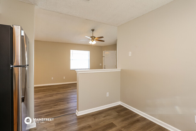 Building Photo - 8338 Century Point Dr S