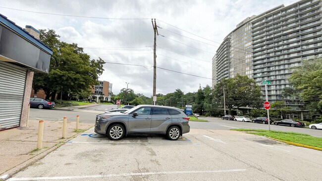 Foto del edificio - 3967 W Ford Rd