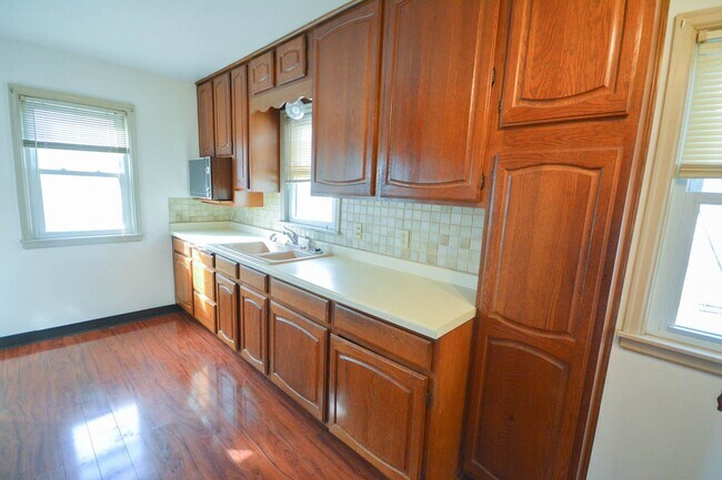 Building Photo - Great 3br home near Quarry Hill FOR RENT!
