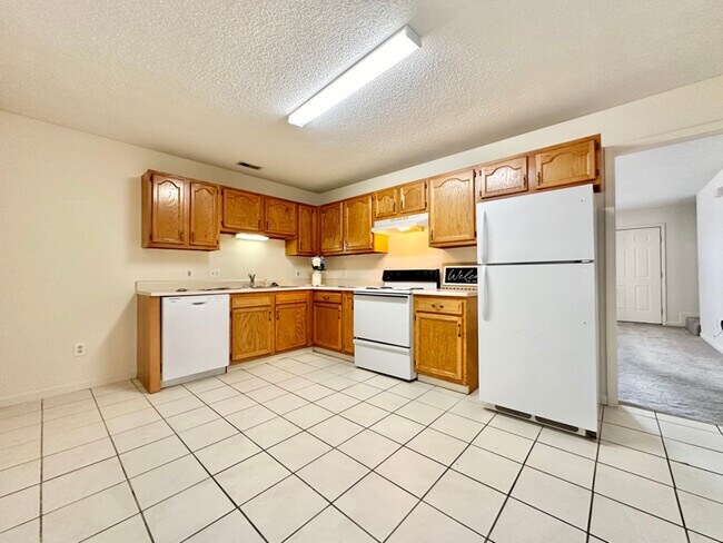 Foto del edificio - 338 Old Gray Station Rd