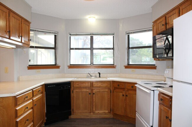 Building Photo - 161 Ben Hogan Dr