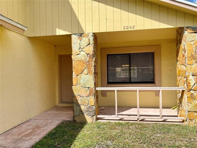 Building Photo - 5205 Dublin Pl
