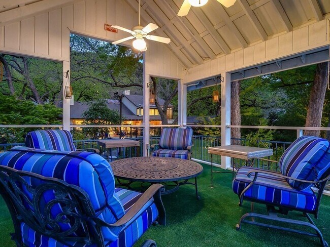 Foto del edificio - 2904 Rivercrest Dr