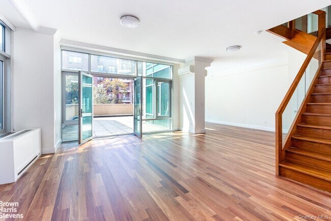 Foto del edificio - 3220 Arlington Ave