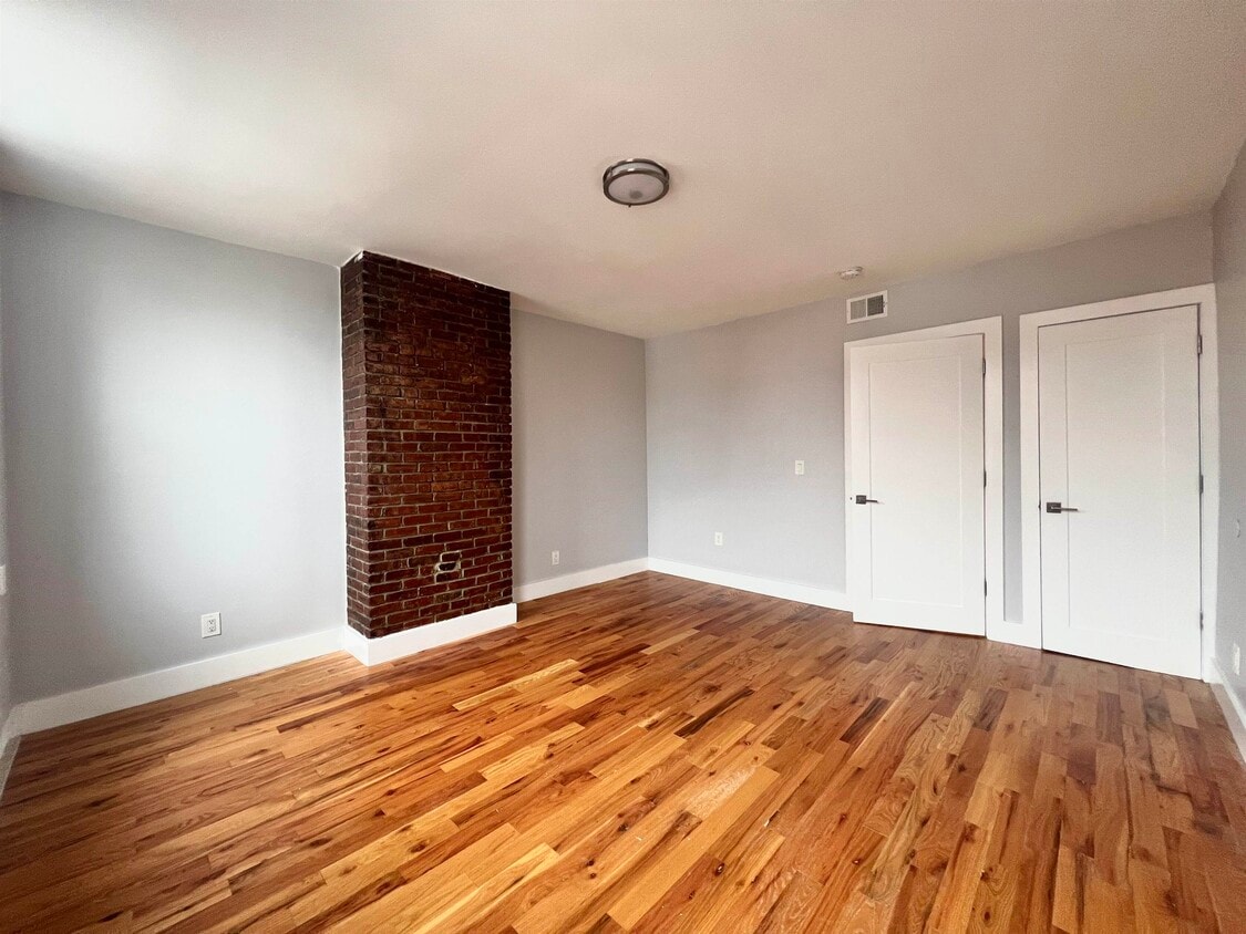 19 Jewett Ave Unit 3RR, Jersey City, NJ 07304 Condo for Rent in