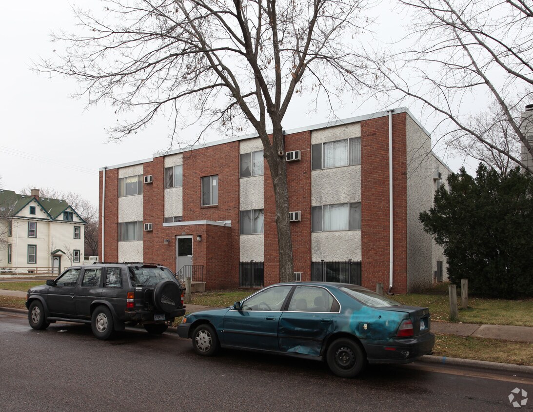 Building Photo - 3501 Elliot Ave S