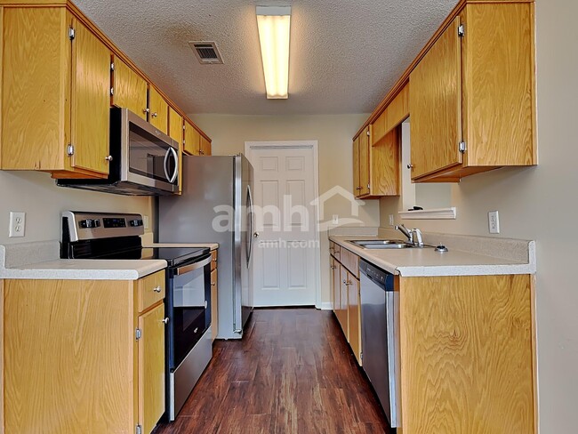 Building Photo - 109 W Tahoe Dr