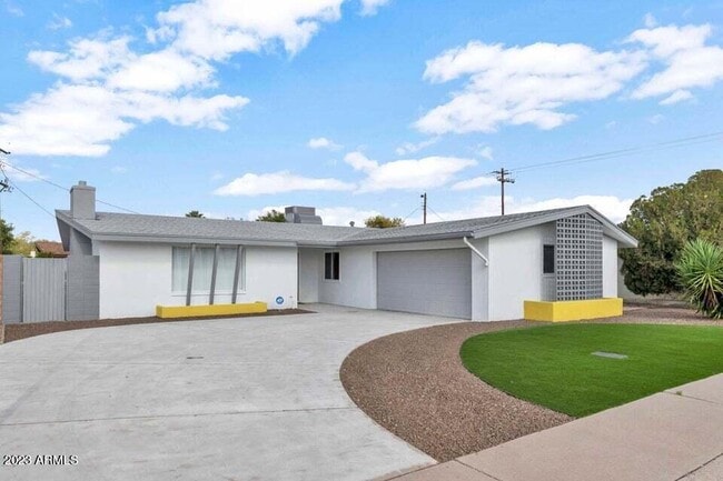 Building Photo - 8750 E Starlight Way