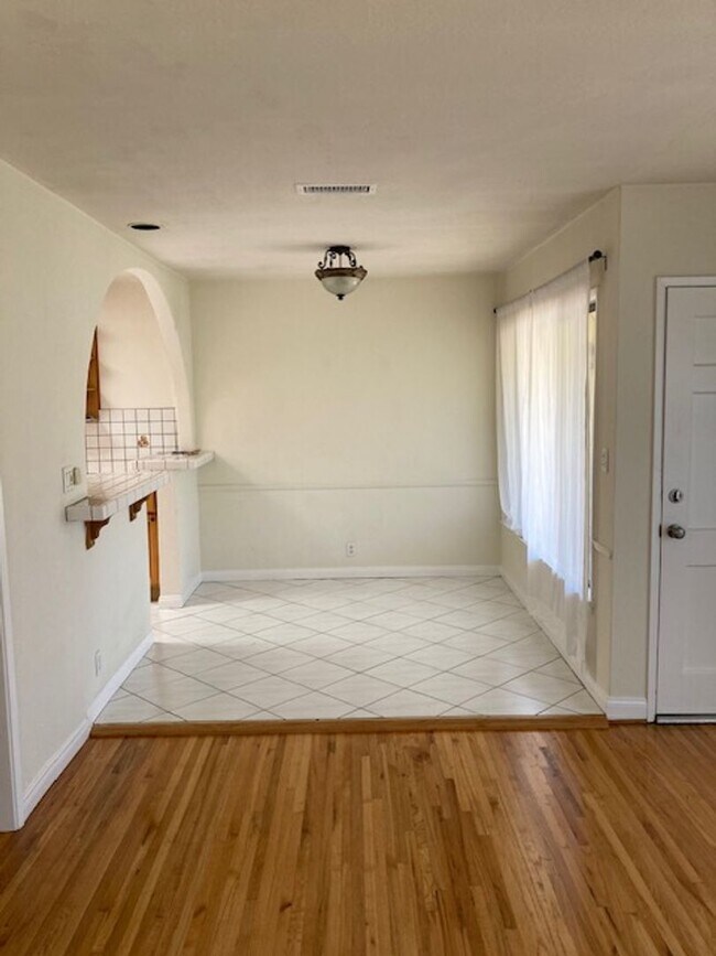 Building Photo - TWO BEDROOM HOME IN LAKEWOOD WITH AIR COND...